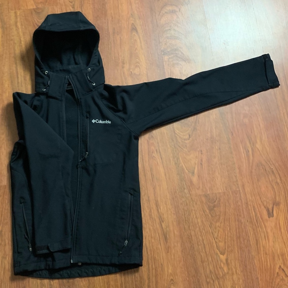 Columbia jacket, mens size small, all black color